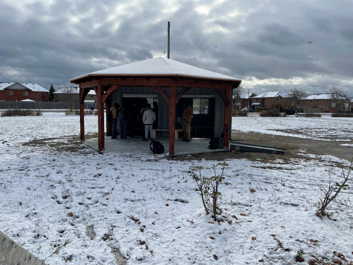 Outdoor learning structure