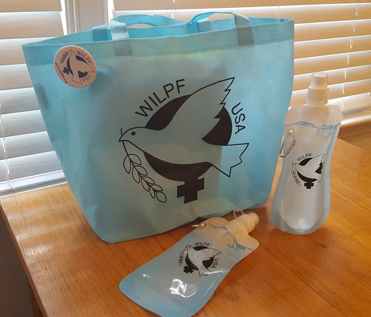 Congress tote and bottle