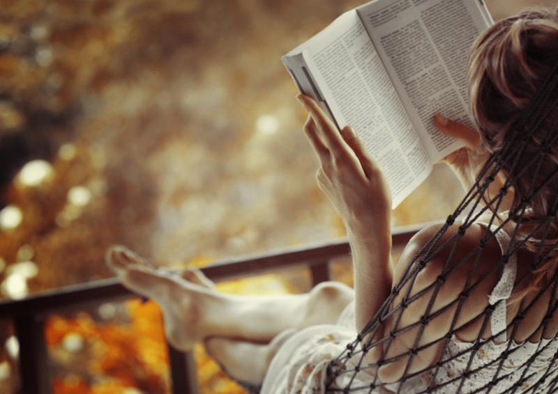 woman_hammock_reading.jpg