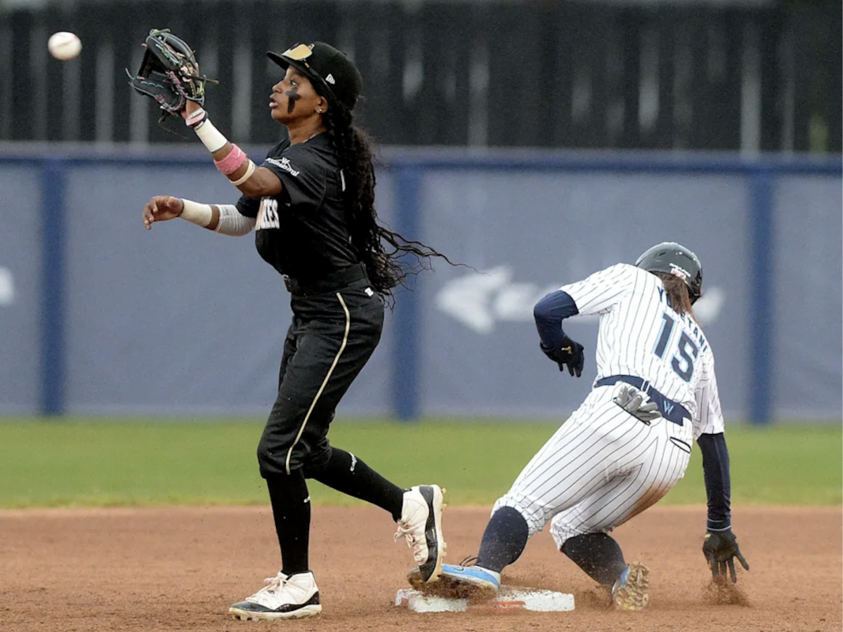 Queens Win Inaugural Women's Professional Baseball League Opener