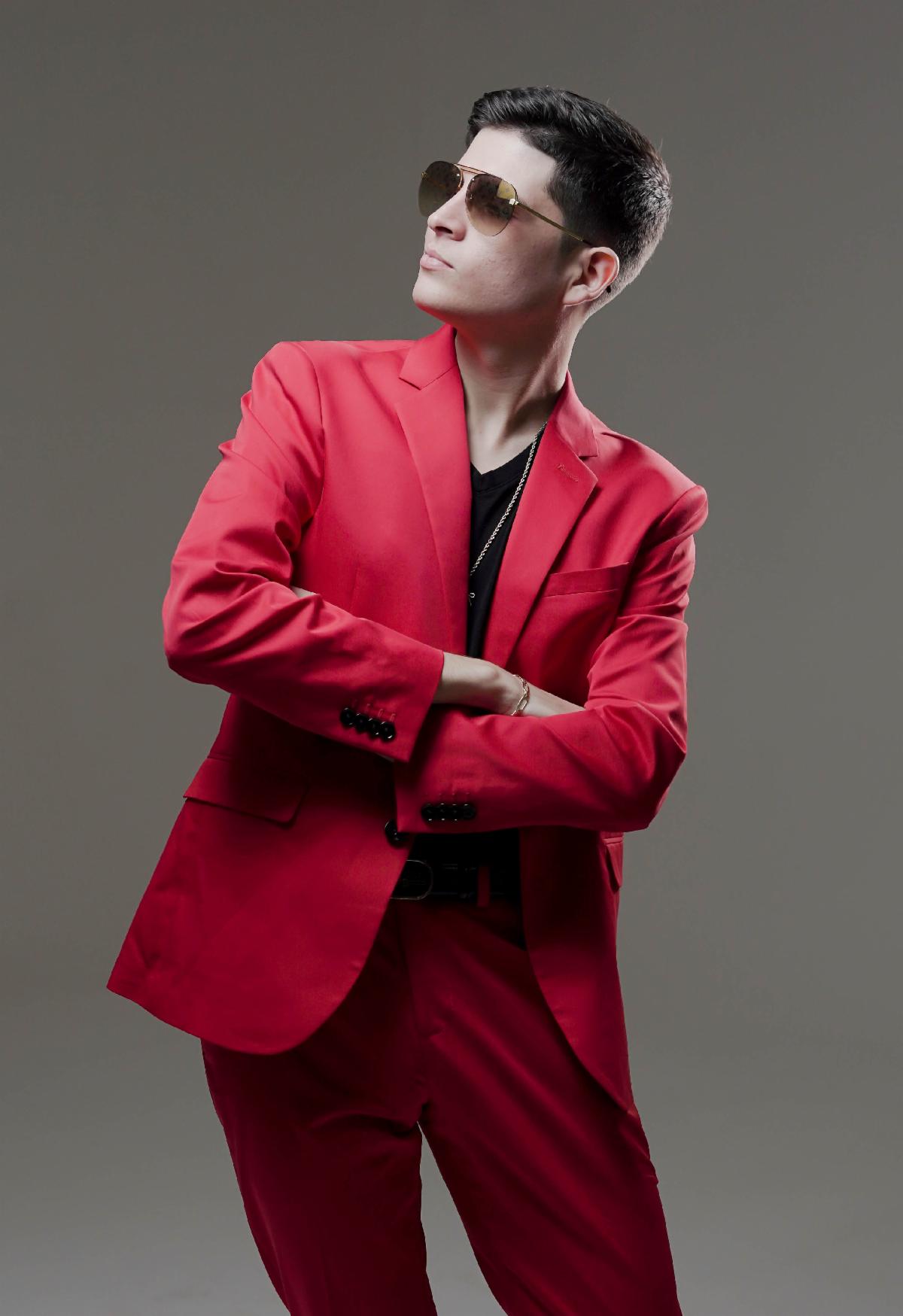 aldo en rojo.jpg