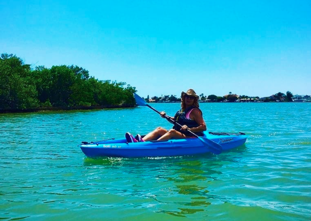 photo of Suz in kayak