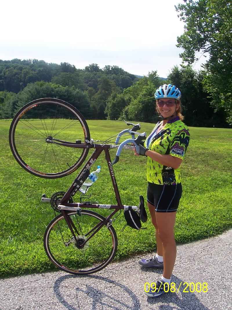 suz and standing bike
