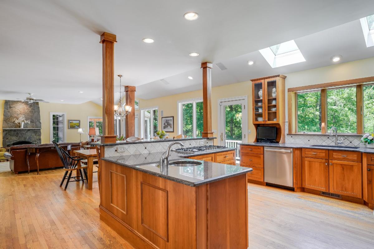 💥 New Listing 38 Finn Ave Newfields, NH 1,395,000💥