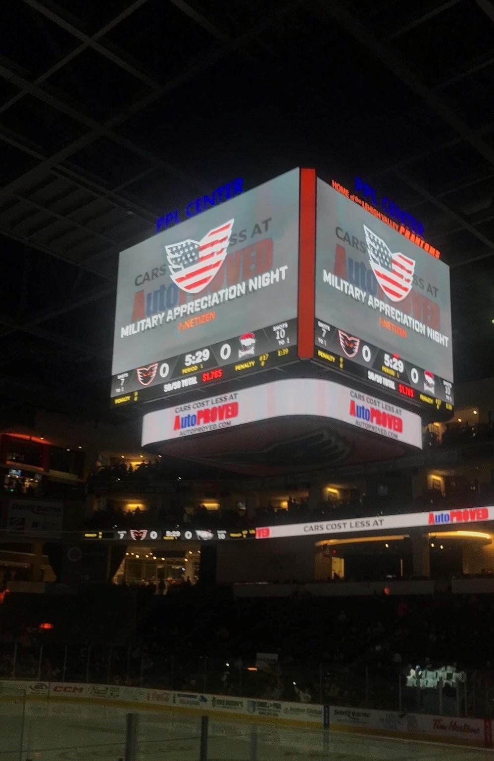 Hockey game 2.jpg