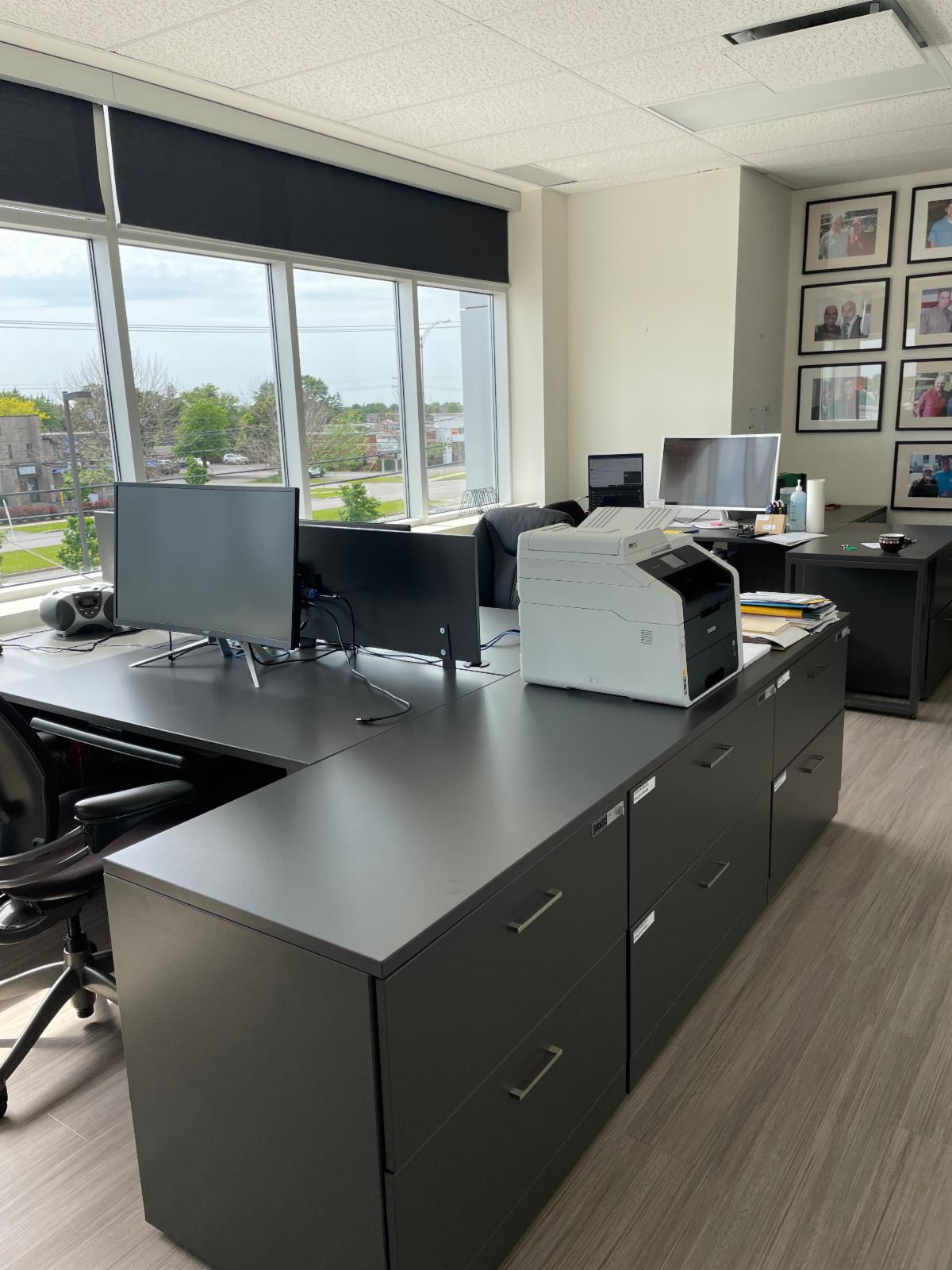 Espace Bureau à louer Office Space for Rent — free download