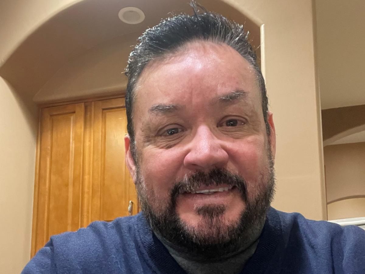 Sergio Sosa works through the Heartland Center