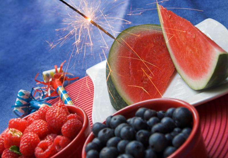 patriotic_picnic_sparkler.jpg