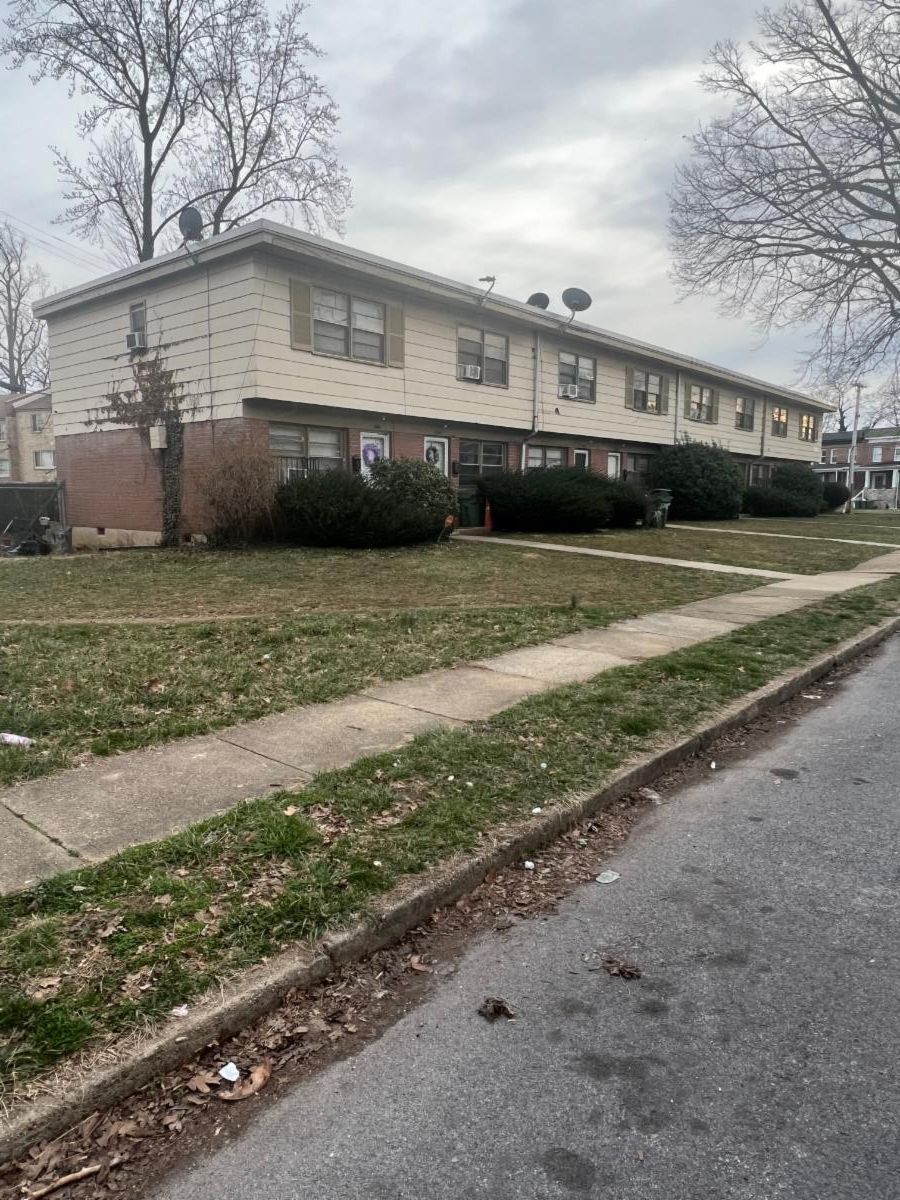 Forest Park 8 Unit Townhome Complex