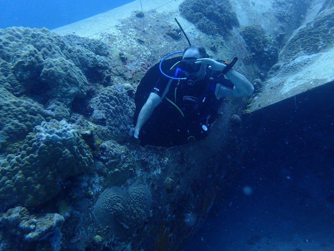 Truk Lagoon Airplane Wreck + UnderseaX Diver