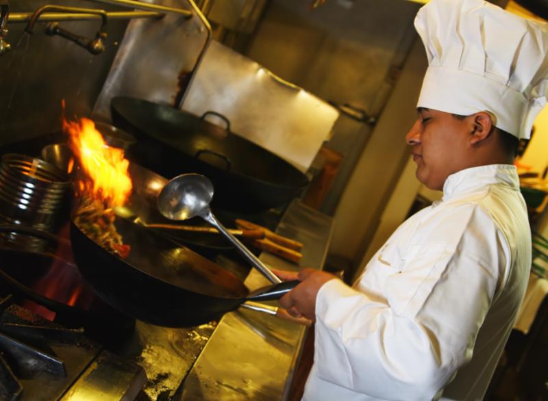 chef_cooking_serious.jpg