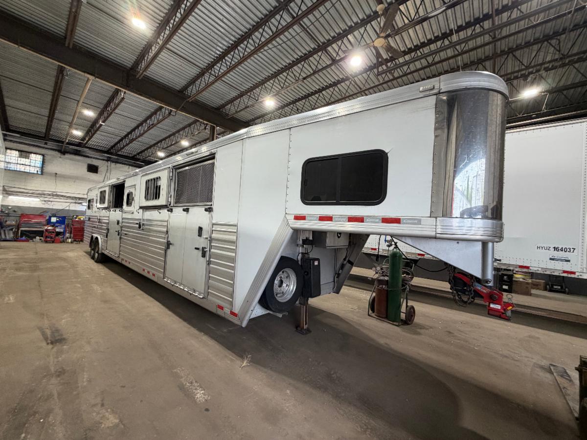 Horse trailer in the ATL repair shop