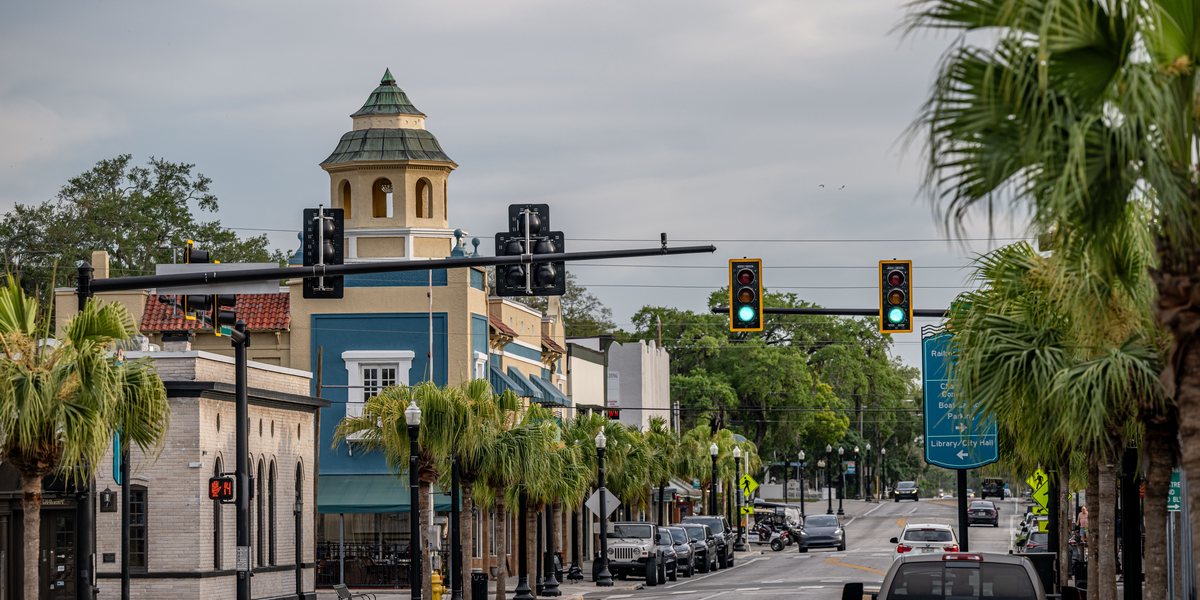Hacienda district streetscape, New Port Richey