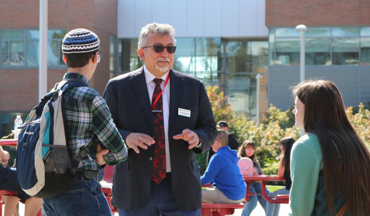 Dr villa with students
