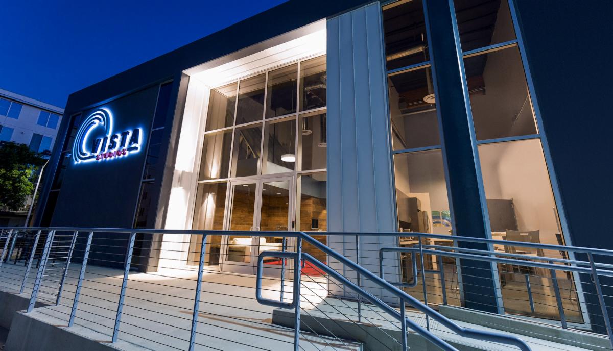 🧐 Looking for a studio? Vista is ready to support the creation of your