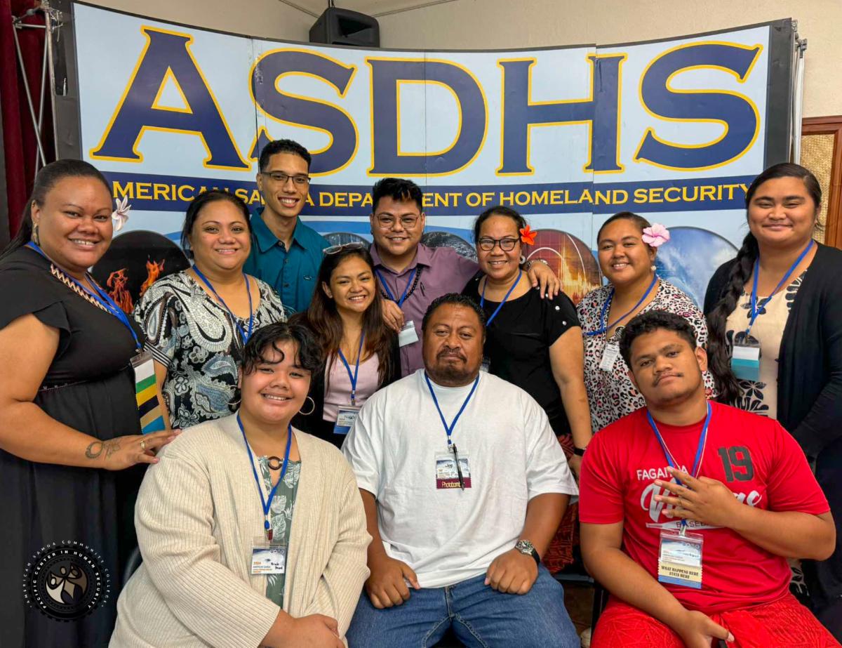 iEM students attending NOAA and ASDHS workshop. 