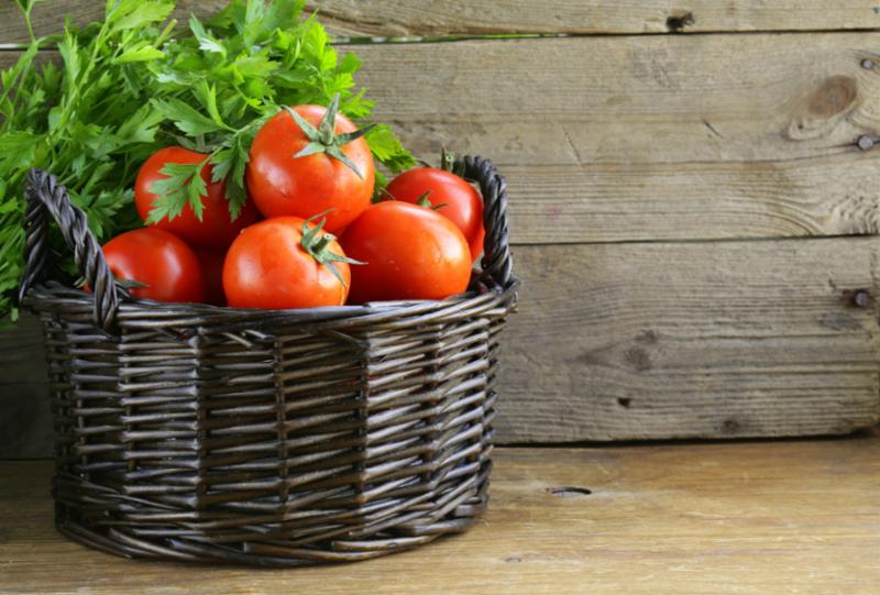 fresh_tomatoes_basket.jpg