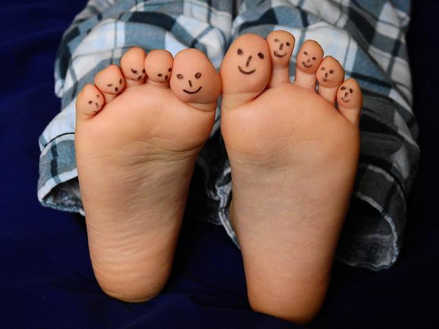 feet-g1cee6efab_640.jpg