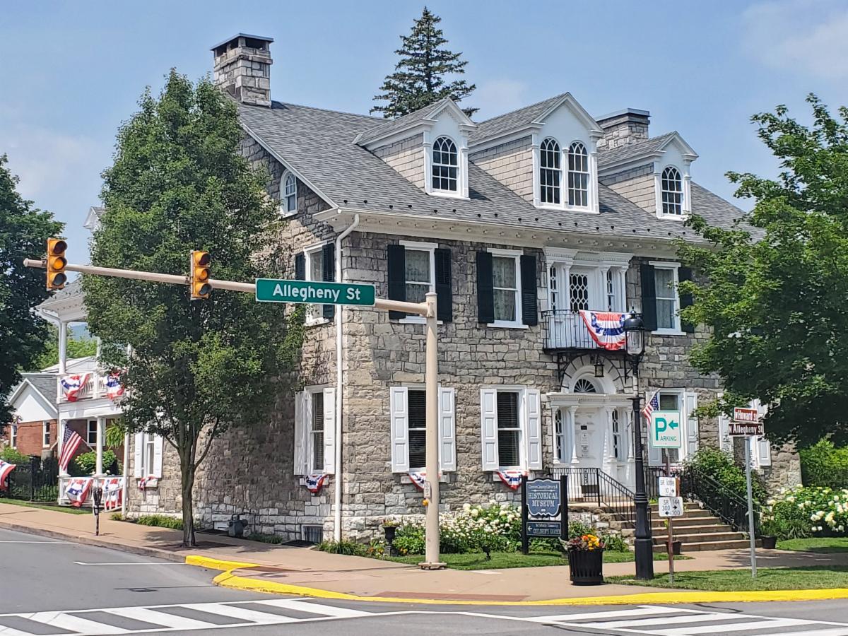 Miles-Humes House on a sunny summer day.