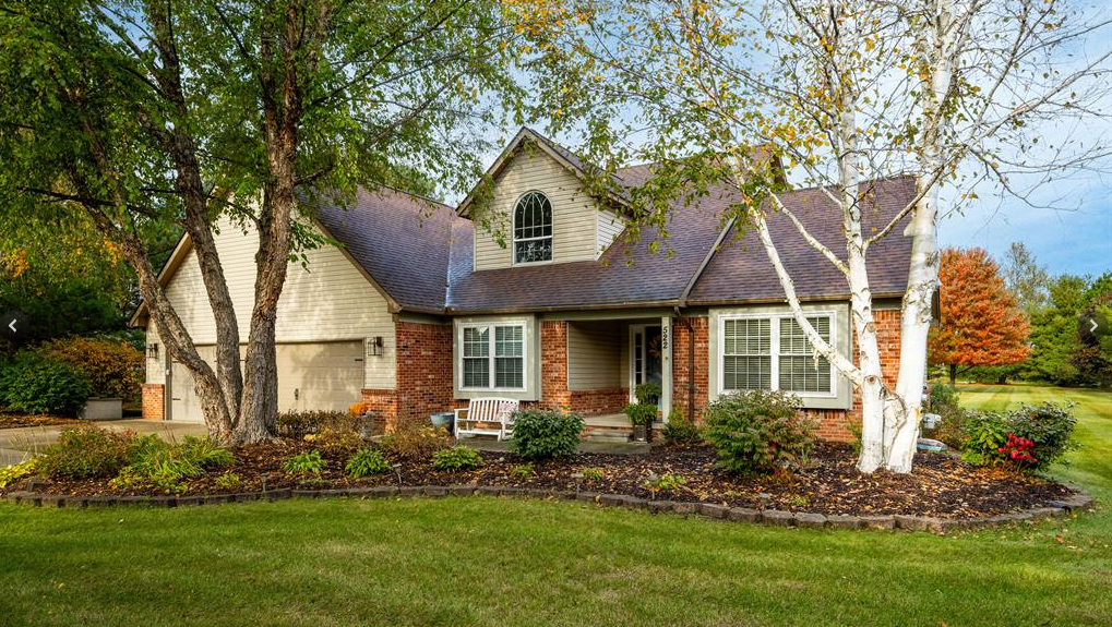 Just Listed!!!!! 4 Bedroom 2 1/2 Bath 3 Car Garage 1.01 Acres