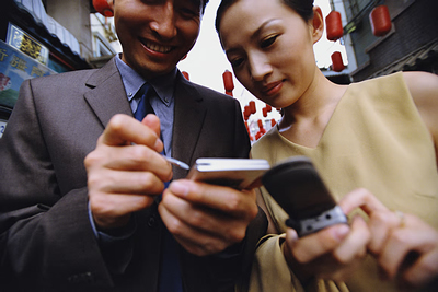 asia-cellphone-people.jpg