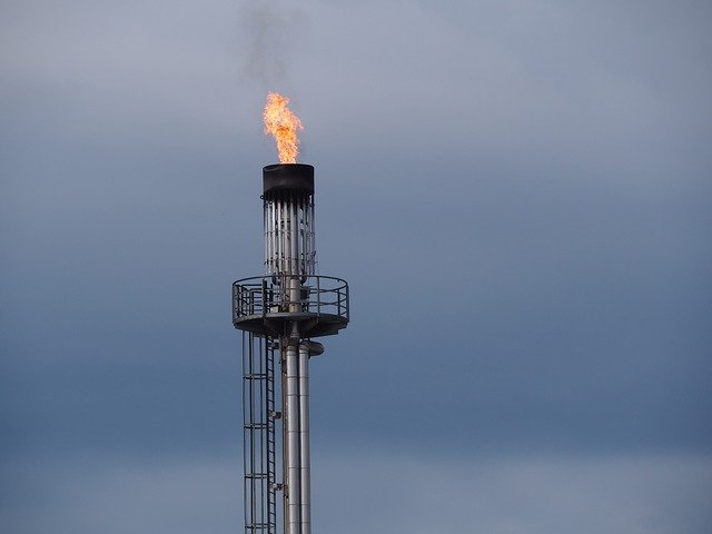Oil and gas flare - 123RF