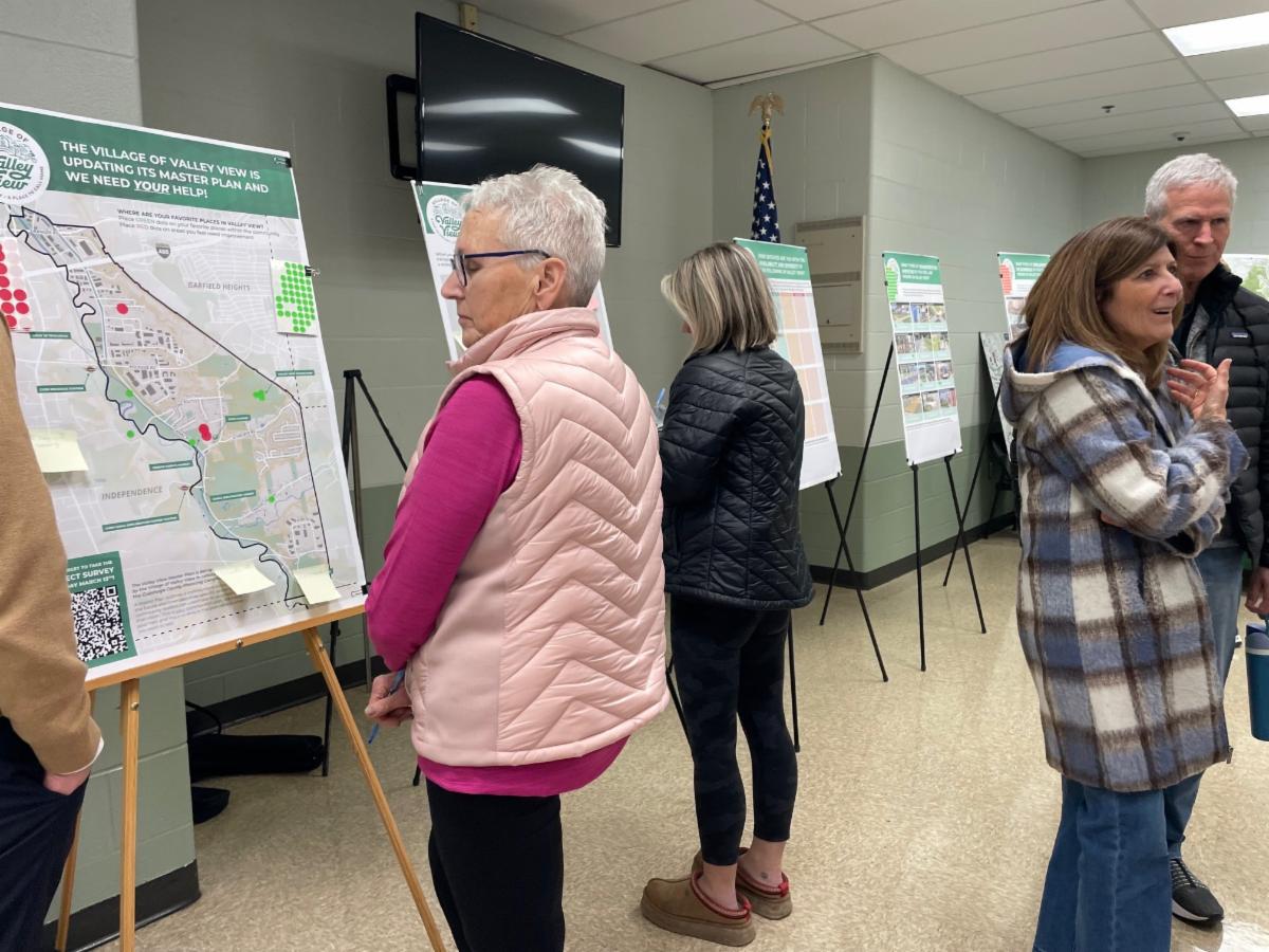 Valley View Plan public meeting participants