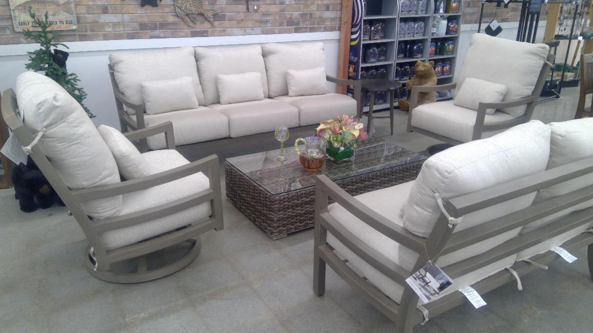 Fruehauf's Patio » This Month’s Happenings