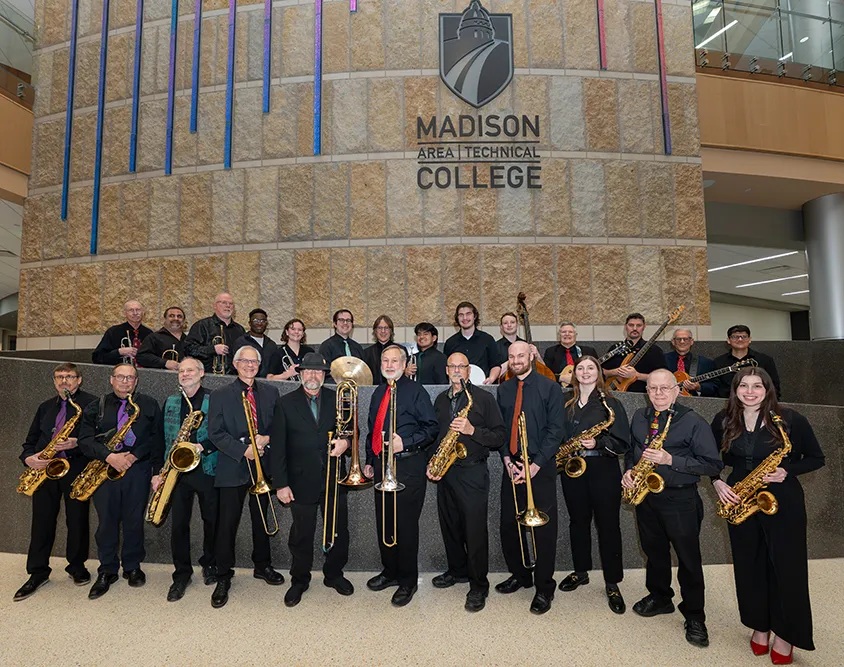 picture of big Band