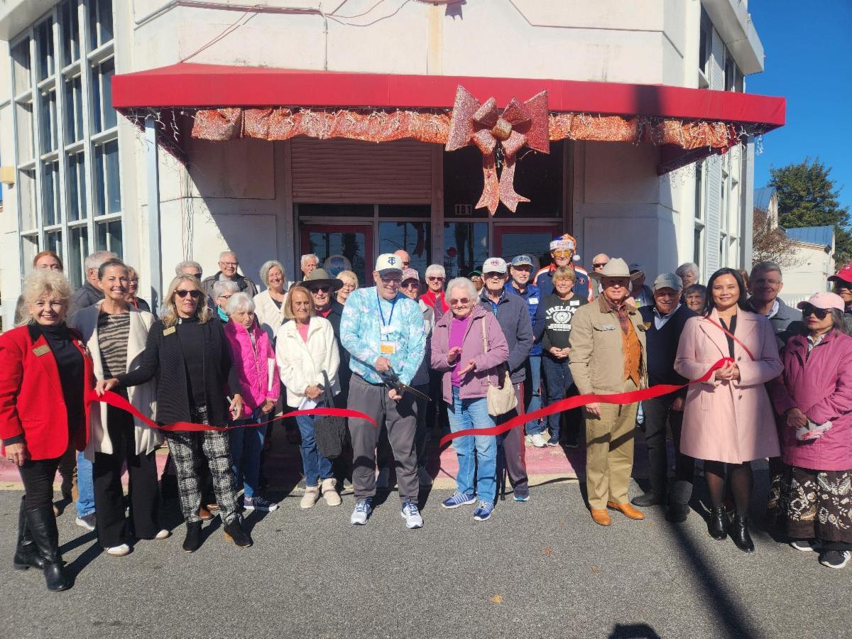 Destin Snowbirds Ribbon Cutting