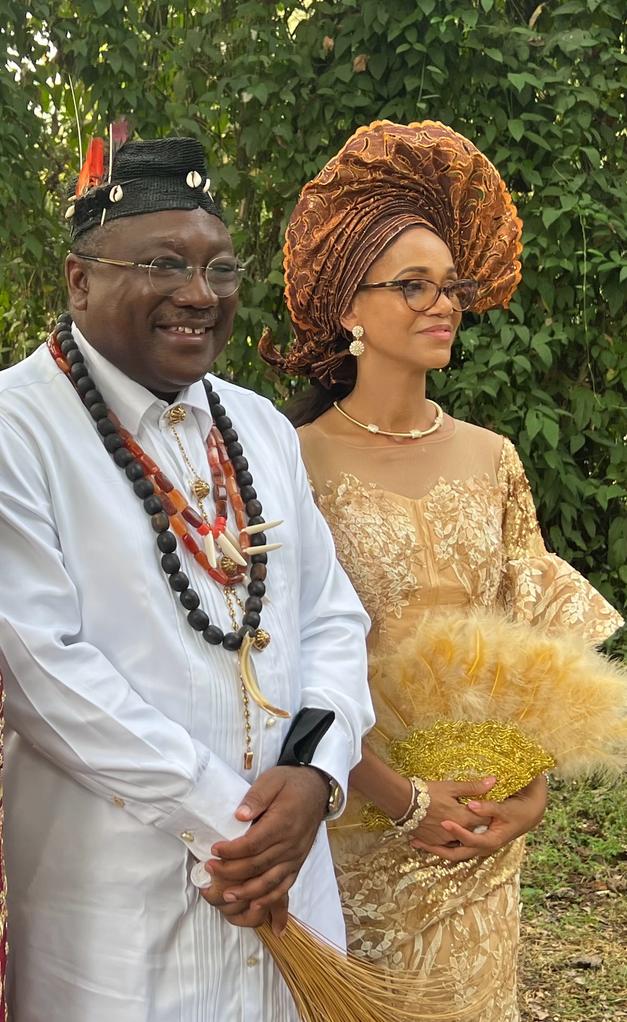 MODERN AFRICAN MONARCHS HIS ROYAL HIGHNESSES MUKETE IV, EKOKO; DR