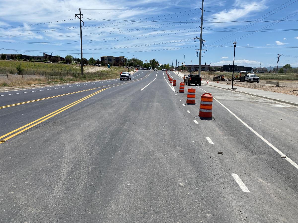 700 West between 8800 South and 9000 South has been reopened in both directions and drivers can turn left from eastbound 9000 South to northbound 700 West. We added longer turning lanes and upgraded storm drains and sidewalks.