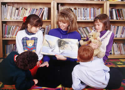 teacher-reading-story.jpg