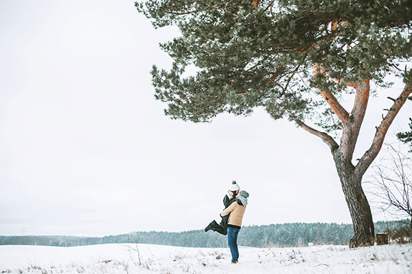 A romantic winter proposal - plan your proposal at our Saugatuck bed and breakfast today!