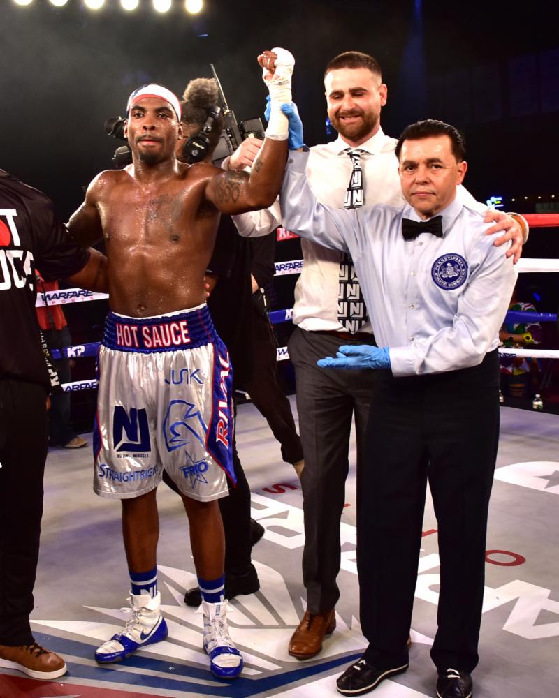 edb5a0ed d956 4f18 962d 9b8c52957498