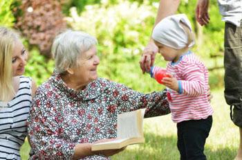 With an early diagnosis of dementia, interventions, education, symptom management and care planning can make a difference in how patients and families cope with a brain disease. 