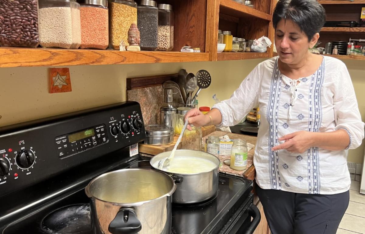 Students Learn Ayurvedic Cooking in Class