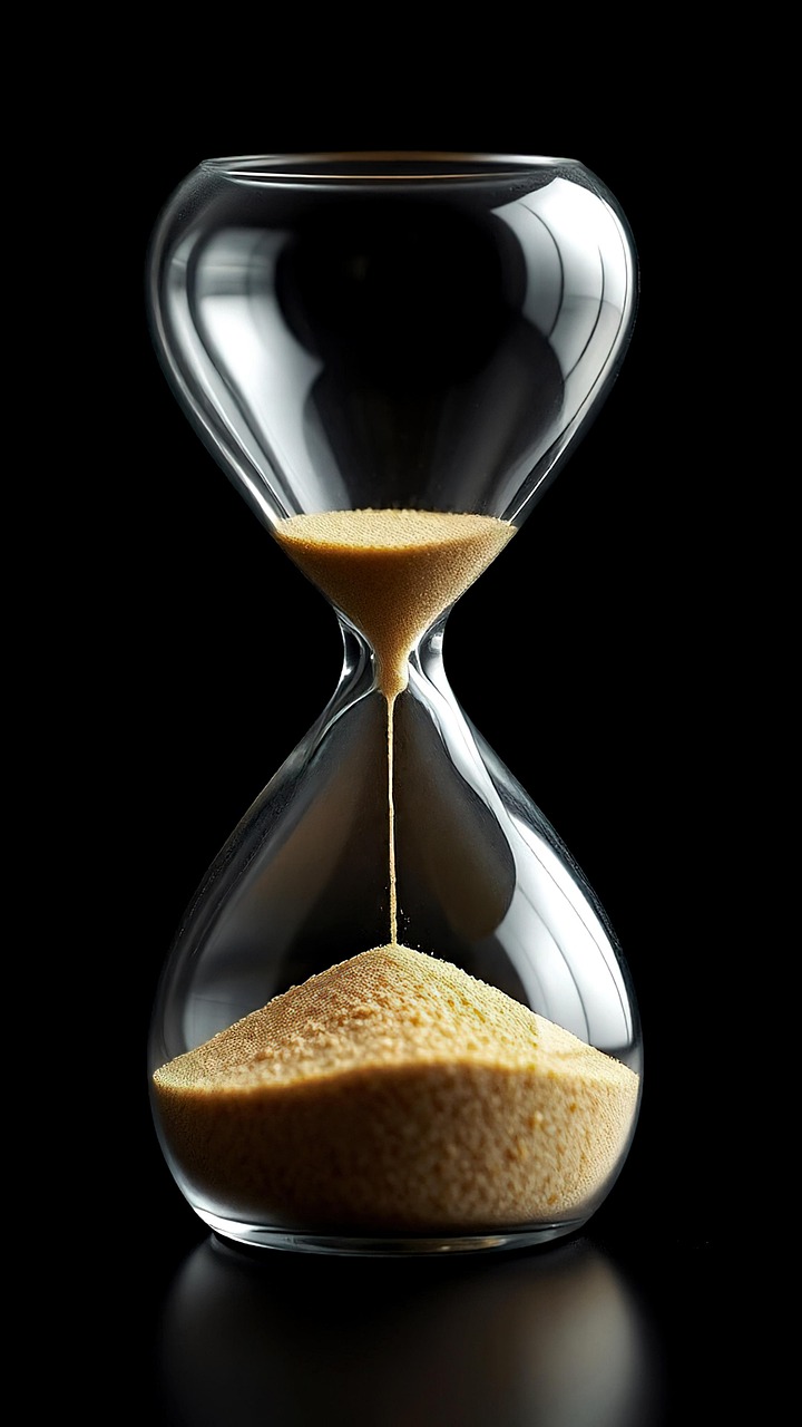 Decorative element: picture of an hourglass