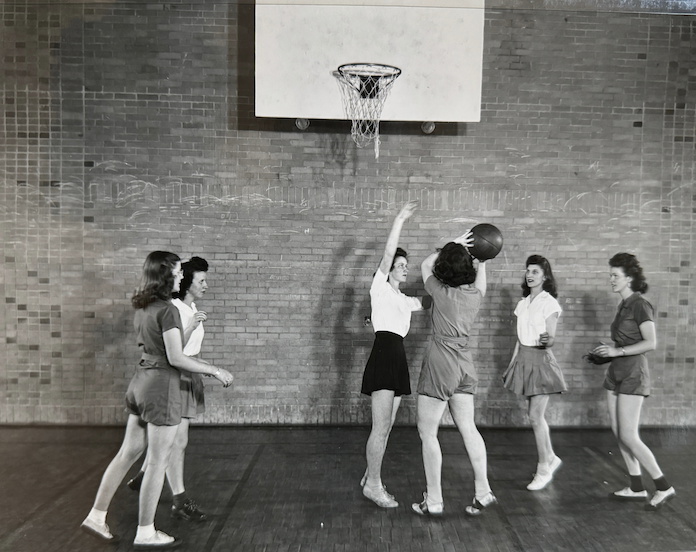 Women's basketball at WSNS/UMM in 1940s or 1950s