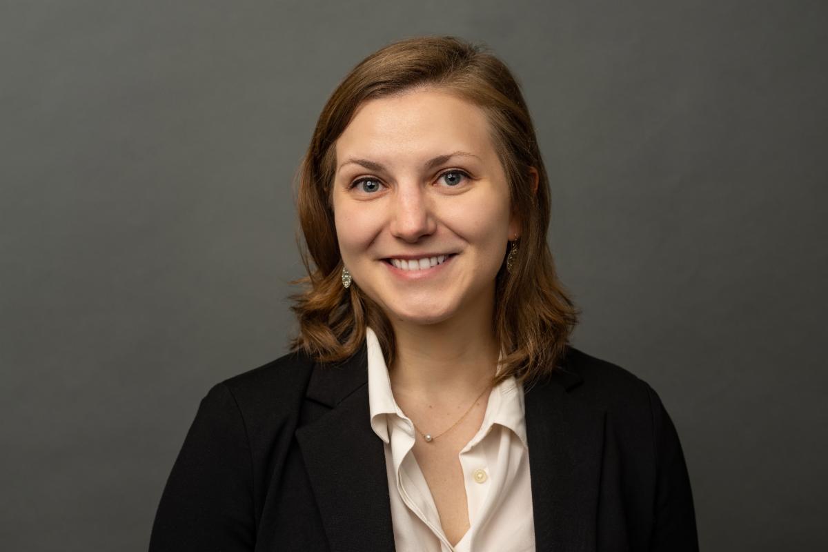 Leah Calabro headshot