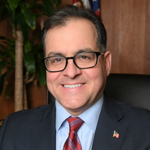 Headshot photo of Mayor Robert Van Campen.
