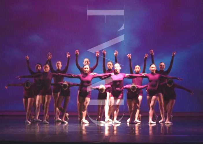 FVAD students in Oxygene at the Senior School Show 2018. Choreography by John C. Carney.