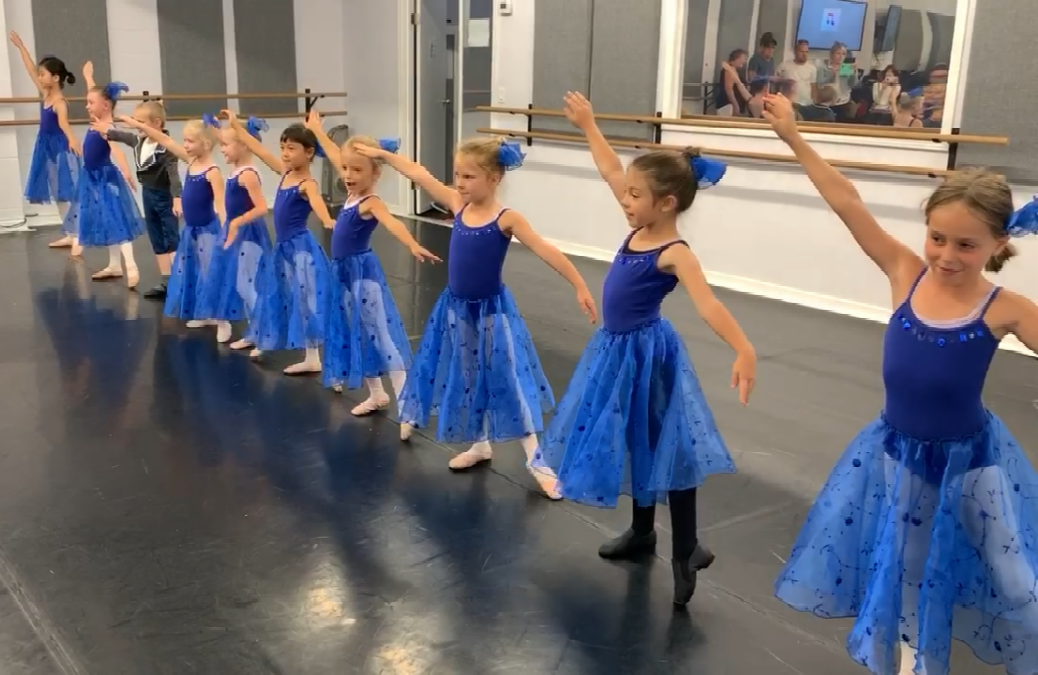 Summer students from Japan and Canada in week 3 intensives 2019