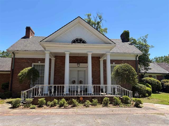 1 Elmwood Circle Front