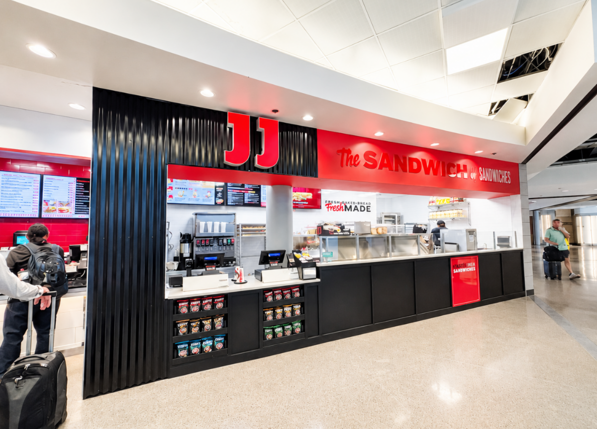 Modern restaurant buildout at Pittsburgh International Airport