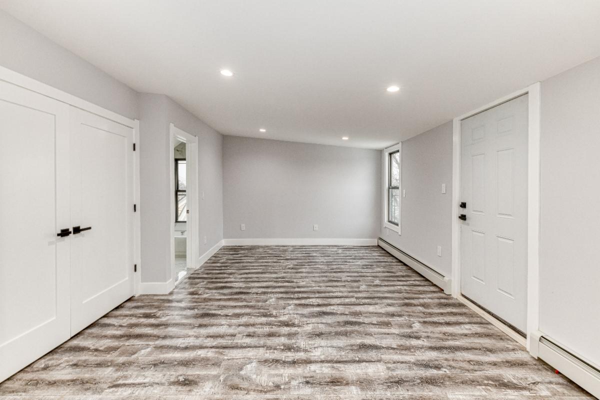 Huge 2 family for sale Saint Albans