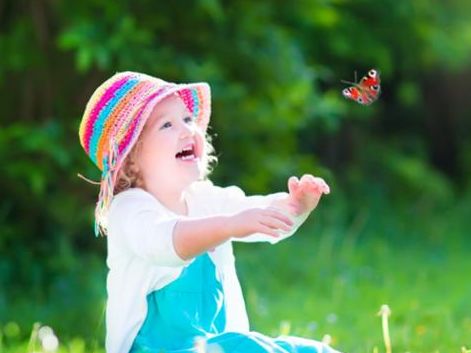 girl_playing_butterfly.jpg