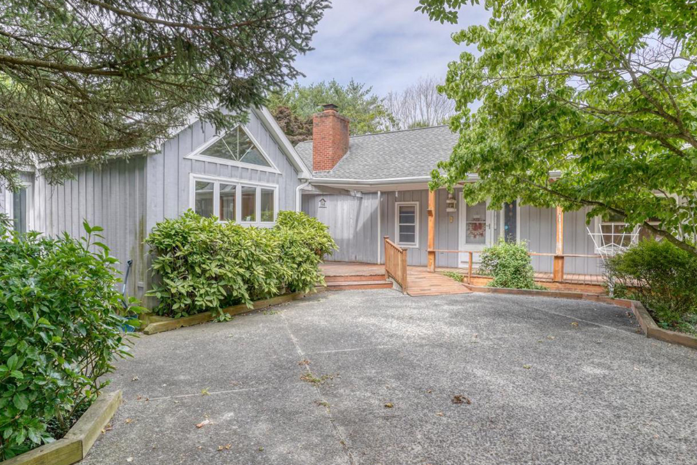 789f97a0-5c6c-4ff7-91b3-9ba89630e230 April 2026 Newsletter: Spring Is Here! - Jack Lingo REALTOR