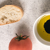 bread, olive oil, and tomato