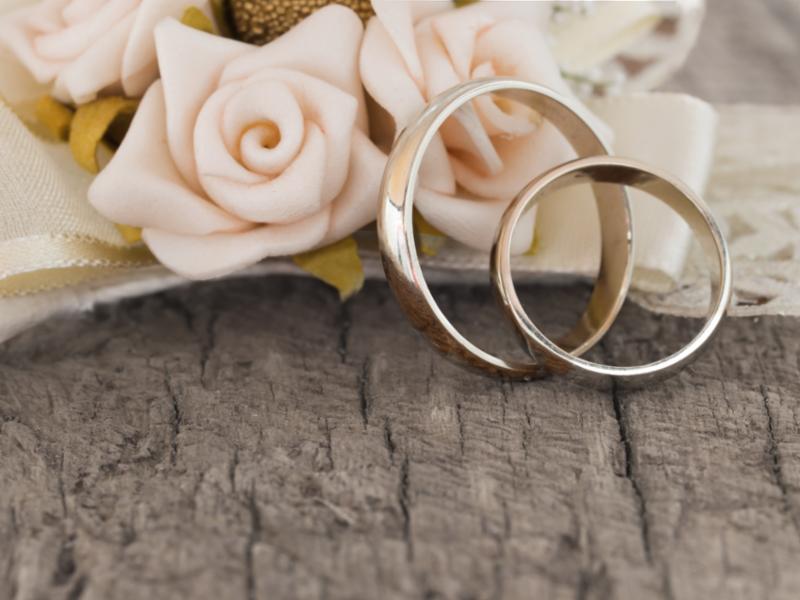 wedding_rings_flowers2.jpg